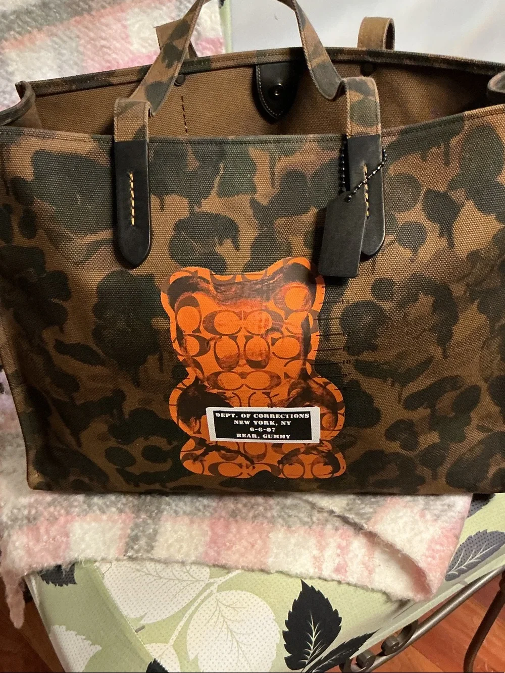 Coach X LIMITED EDITION WHLSBE VANDAL GUMMY BEAR TOTE BAG